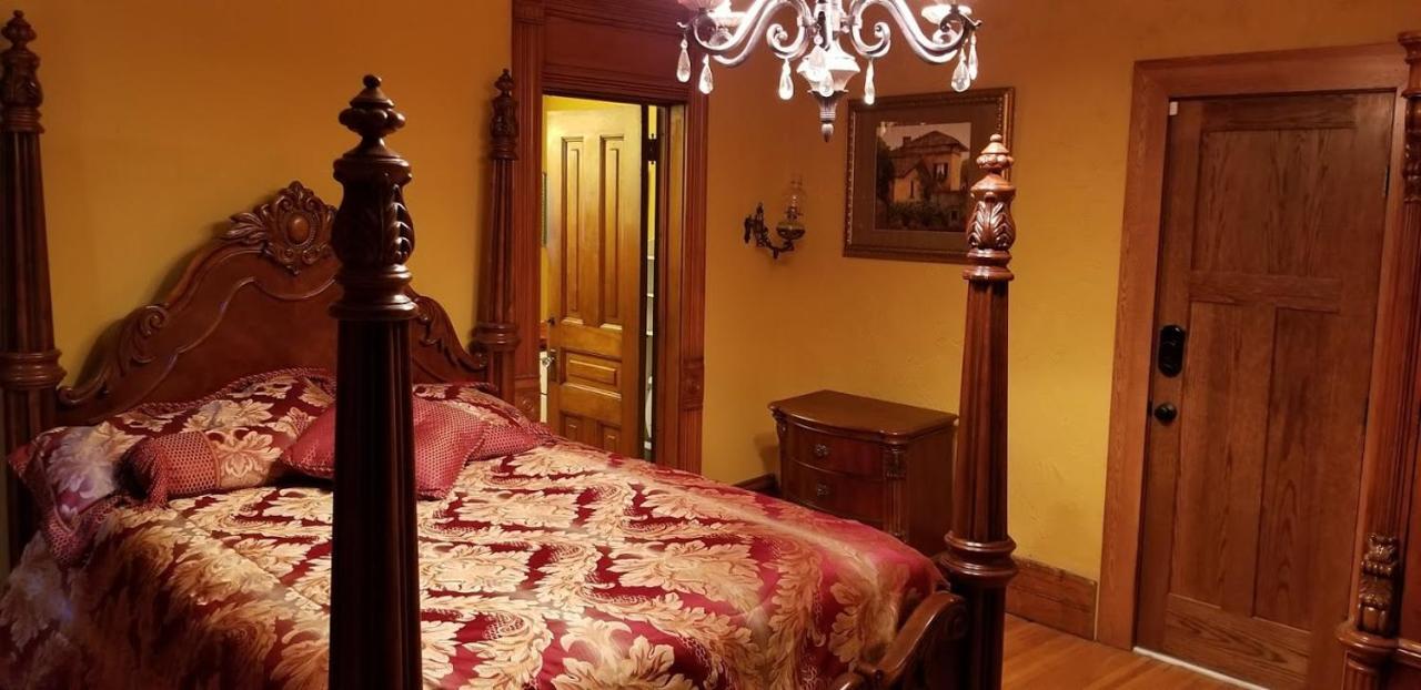Eight-Bedroom House
